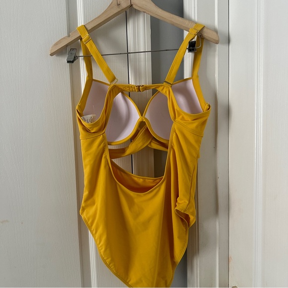 BEACH JOY - YELLOW ONE PIECE SWIMSUIT - Picture 5 of 6